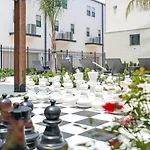 Spacious 4Br Townhouse With Amenities