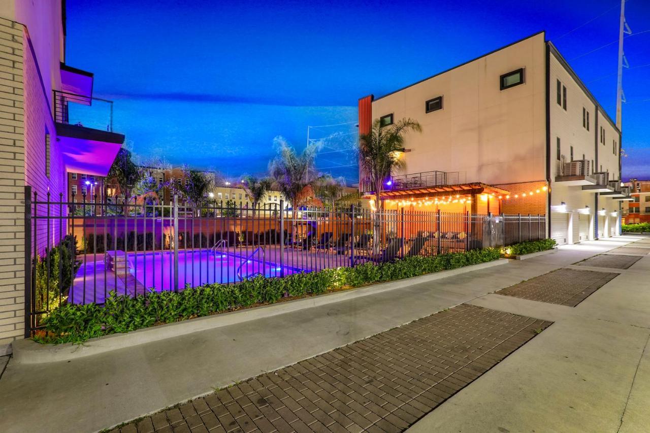 Spacious 4br Townhouse With Amenities Holiday home