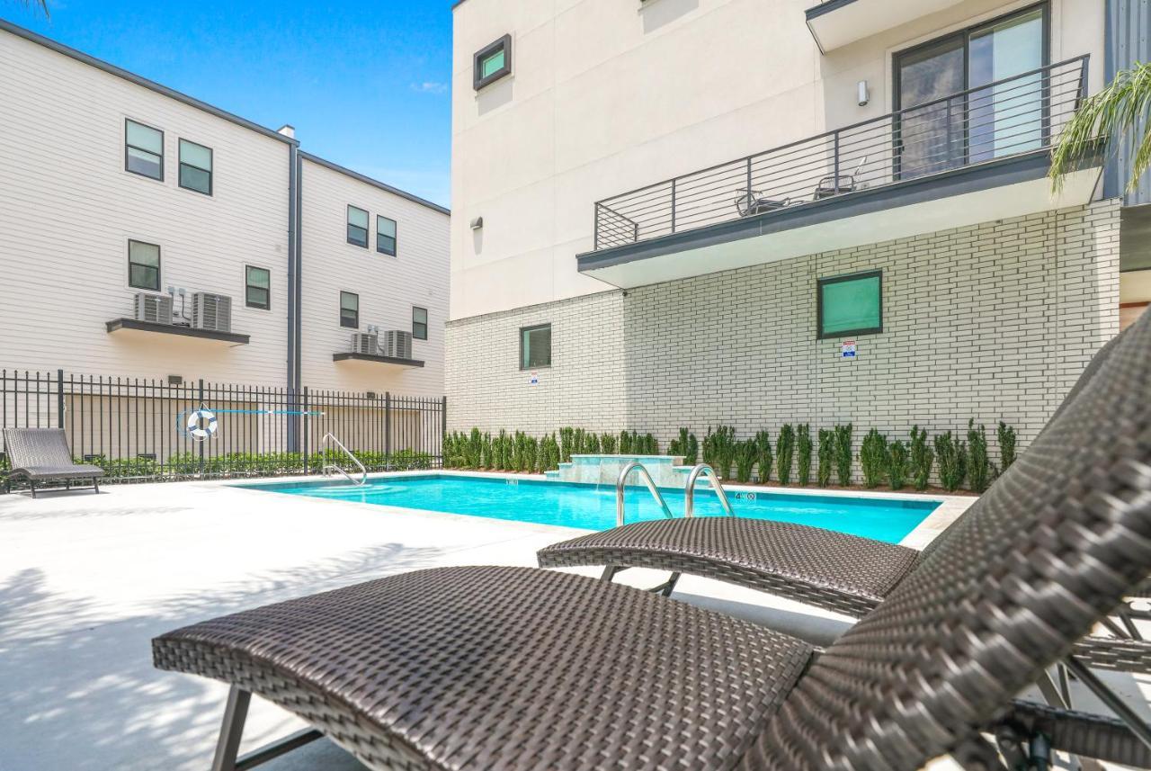 Spacious 4br Townhouse With Amenities Holiday home New Orleans