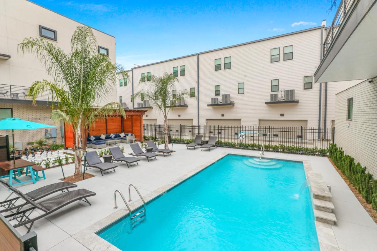 Spacious 4br Townhouse With Amenities Holiday home