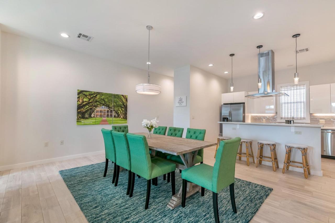 Holiday home Spacious 4br Townhouse With Amenities *
