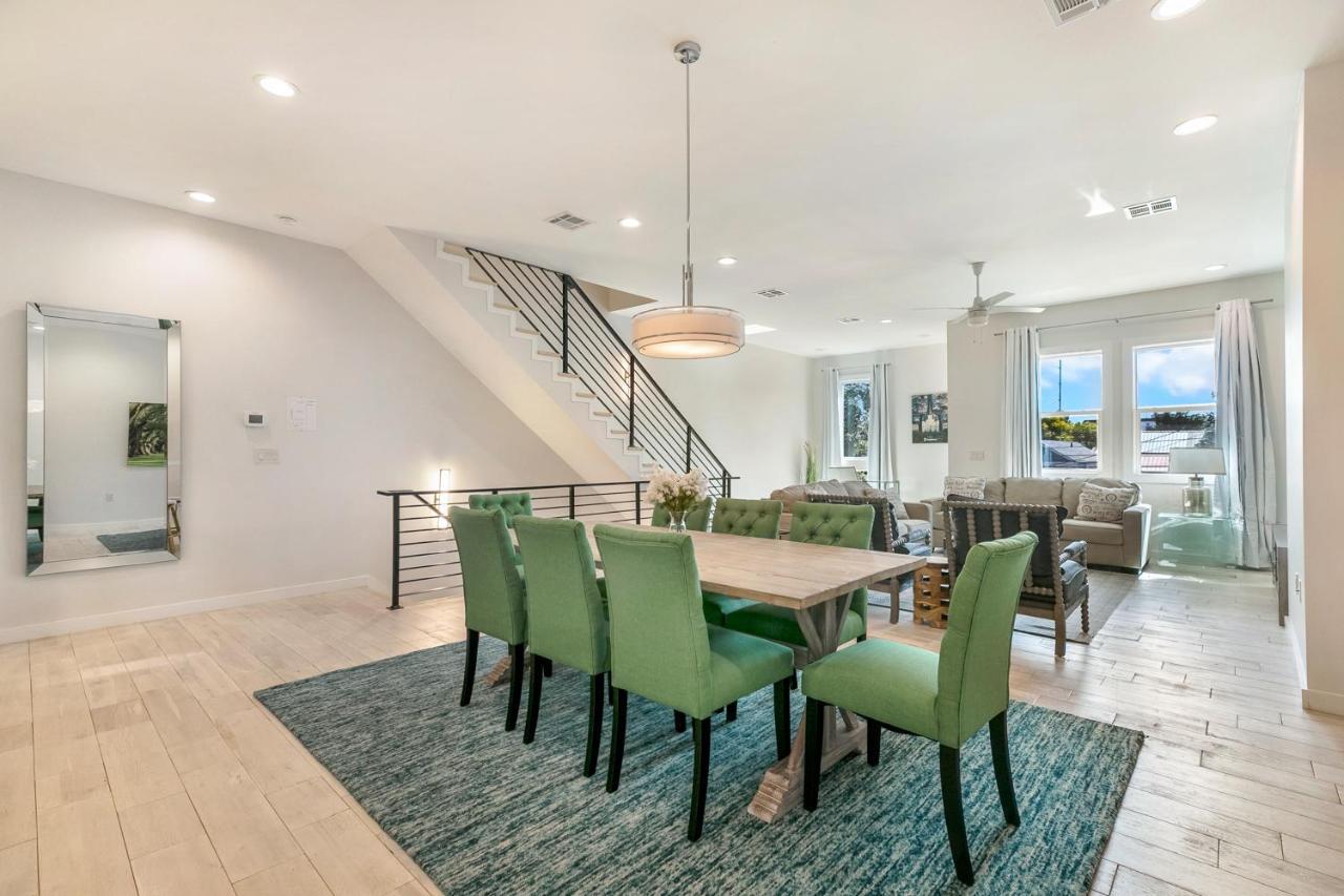 Spacious 4br Townhouse With Amenities Holiday home New Orleans
