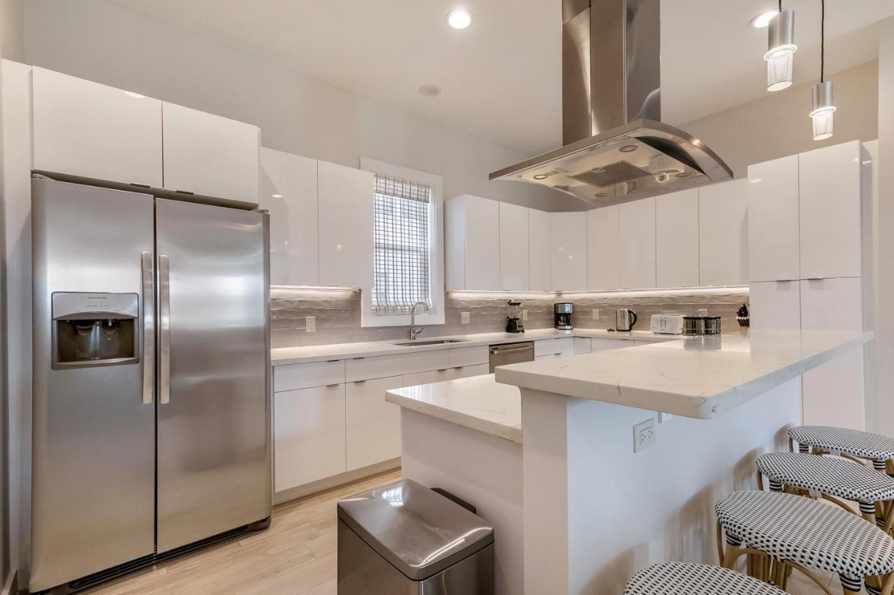 Spacious 4br Townhouse With Amenities Holiday home New Orleans