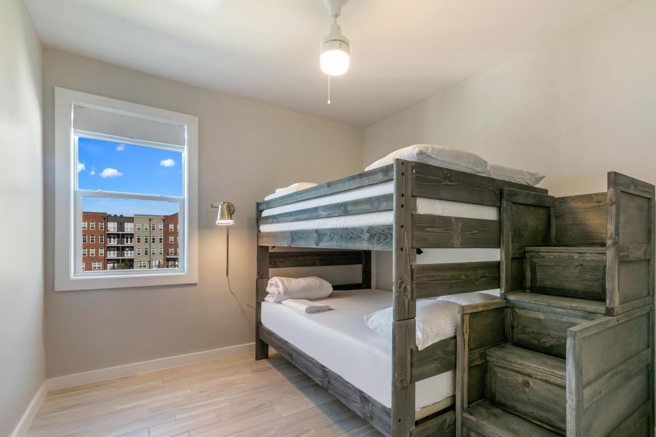 Spacious 4br Townhouse With Amenities Holiday home New Orleans