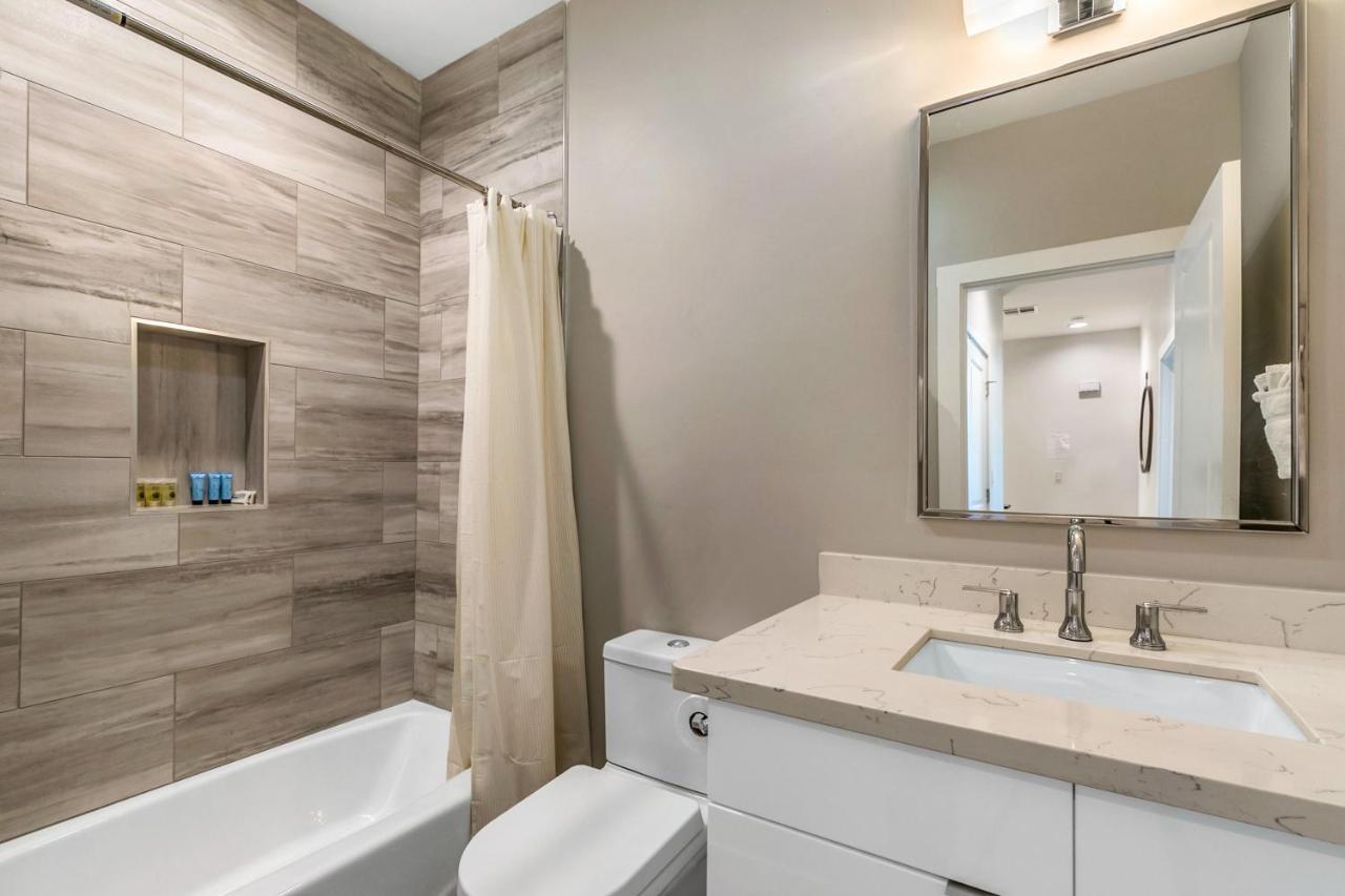 Spacious 4br Townhouse With Amenities Holiday home